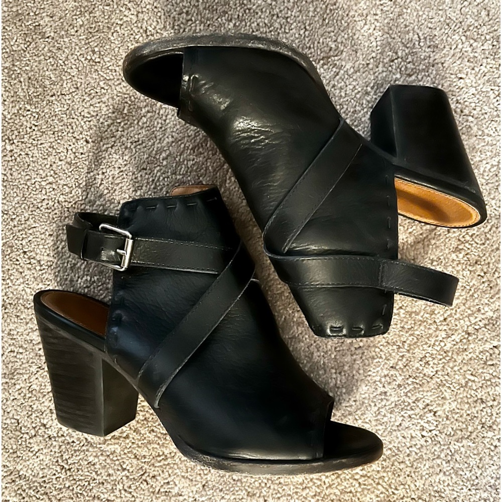 Frye leather sandals